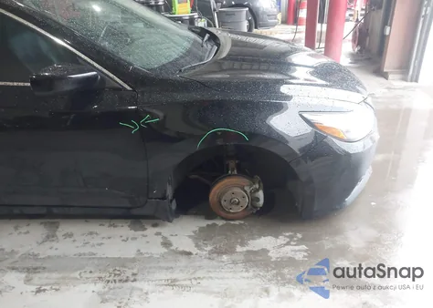 2018 Nissan Altima 2.5 Sr из США, поврежденный, VIN 1N4AL3AP2JC217791